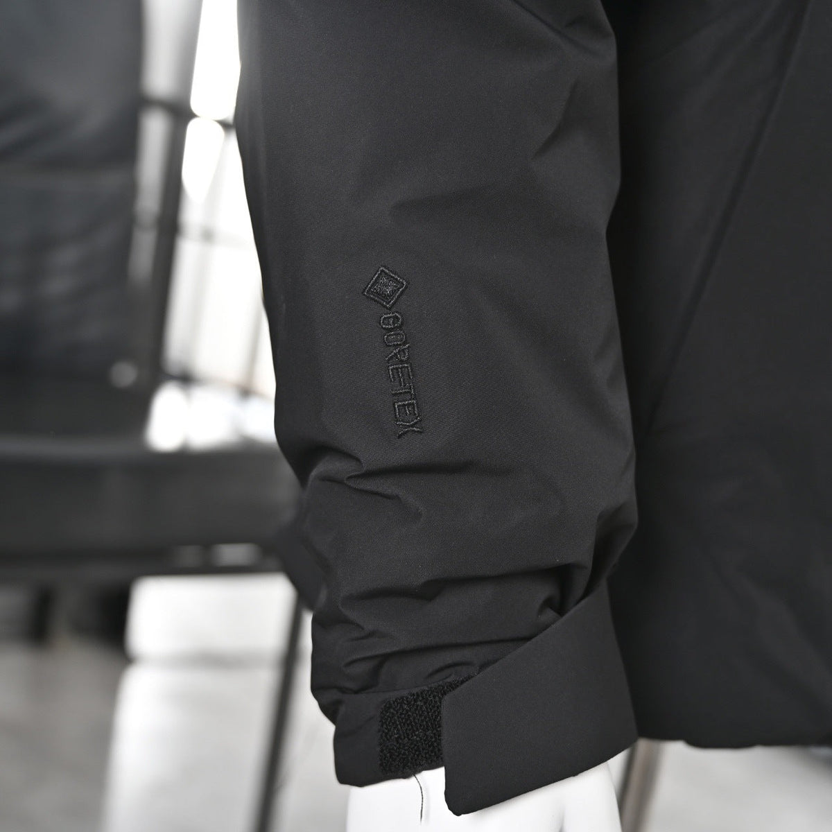 Arc'teryx Beta Series Men's GORE-TEX Hooded Ski Jacket "Black"