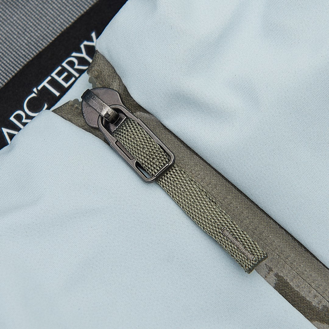 Arc'teryx Beta AR Men's Waterproof Hooded Jacket "Pale Blue"